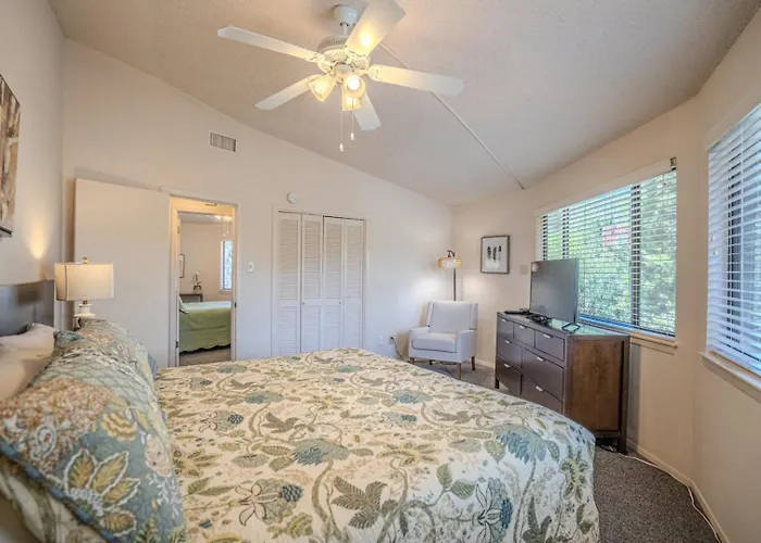 Serene Lake Travis Waterfront Home, Quiet Escape Near Austin No 1 Ocotillo